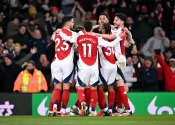 Arsenal Demolish Man City 5-1, Keep Title Hopes Alive