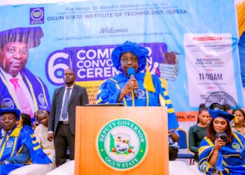 Abiodun Honours Excellence, Gifts ₦2m to OGITECH’s Best Graduates