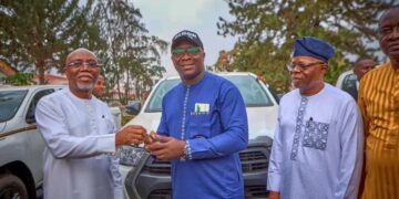 Aiyedatiwa Boosts Local Governance, Hands Over Vehicles to 18 Council Chiefs