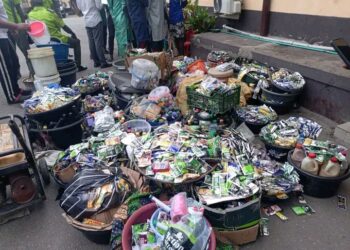 LAGESC Arrests Six for Selling Alcohol, Aphrodisiacs in Lagos Traffic