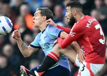 Arsenal’s Title Chase Stumbles as United Force Draw at Old Trafford