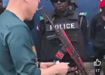 Viral Video: Police Slam Officers for Taking Cash from Chinese National