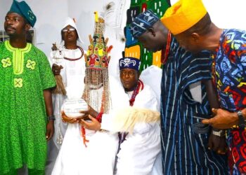 Owa of Ijesaland Moves to Palace After Coronation Rites