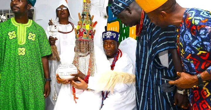 Owa of Ijesaland Moves to Palace After Coronation Rites