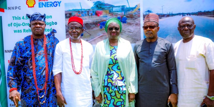 Abiodun Commends NNPC, Shell for Rehabilitated 4.5km Oju-Ore/Ilogbo Road
