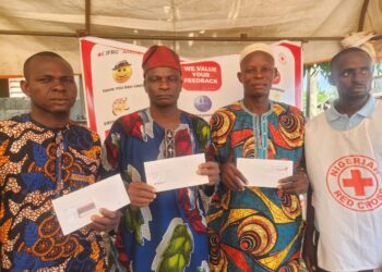 Red Cross Distributes Cash Aid to 500 Flood Victims in Ogun