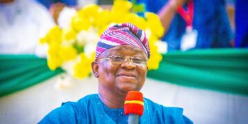 Senator Yayi Pledges Continued Support for Poverty, Unemployment Reduction in Ogun West