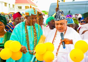 Ogun Monarch Celebrates Second Anniversary, Empowers Residents with Cash, Equipment