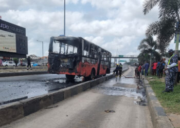 Passengers Escape Death As BRT Bus Bursts Into Flames in Lagos