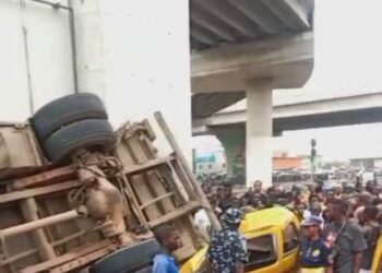 Driver Suffers Severe Injuries as Truck Crashes Off Pen Cinema Bridge in Lagos