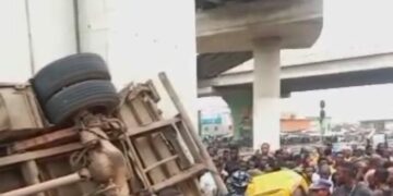 Driver Suffers Severe Injuries as Truck Crashes Off Pen Cinema Bridge in Lagos