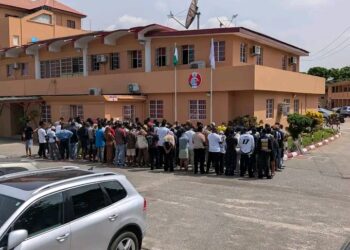 EFCC Recovers Exotic Cars, Gadgets as It Arrests 120 Internet Fraud Suspects in Lagos