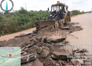 Senator Adeola Fulfils Promise as Construction Begins on Rounda–Olorunda–Imeko Road