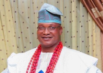 Senator Adeola Condoles Olu of Imasayi Over Father’s Death