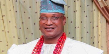 Senator Adeola Condoles Olu of Imasayi Over Father’s Death