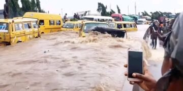 Lagos Govt Warns of Flash Floods After Heavy Rainfall, Urges Caution in Low-Lying Areas