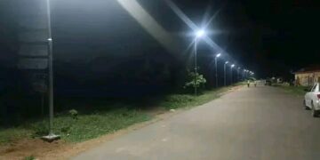 Senator Yayi Donates 50 Solar Lights, Buses to FUNAAB