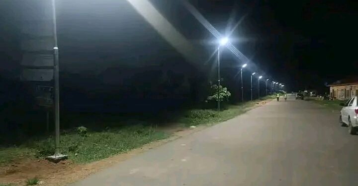 Senator Yayi Donates 50 Solar Lights, Buses to FUNAAB