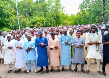 Kano Ulamas Lead Funeral Prayer for Dantata, Burial to be in Madina