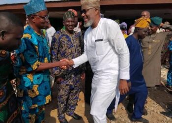 APC Reunites as Akinlade, Supporters Return to Party in Ipokia