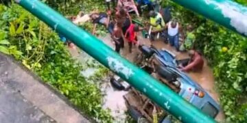 10 Dead, 3 Injured as Bus Plunges Off Bridge in Ogun