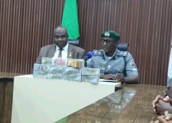 Cash Laundering: EFCC, Customs Arrest Three Over $420,900, Other Foreign Currencies