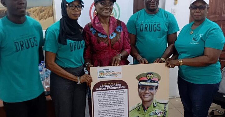 Dapo Wahab Foundation Honours Ex-Ogun NDLEA Boss, Ibiba Odili