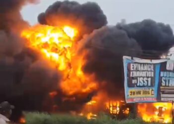 Fire Guts Vehicles as Tanker Bursts into Flames in Ibadan