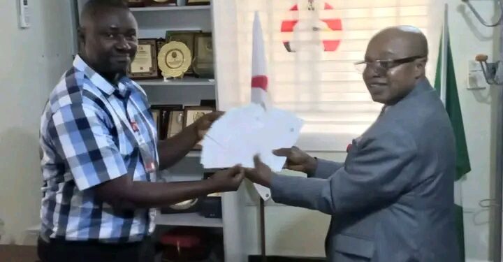 EFCC Recovers, Hands Over N100m Mining Sector Funds to Ministry in Uyo