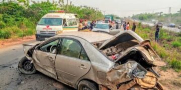 Three Injured as Car Rams Tricycle, Bus on Lagos-Abeokuta Road