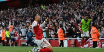 Martinelli Strikes Late as Arsenal Hold Man City to 1-1 Draw