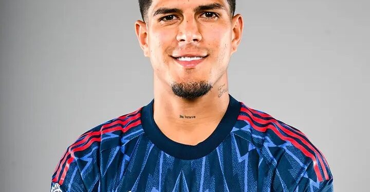 Arsenal secure Bundesliga winner Piero Hincapie on loan deal