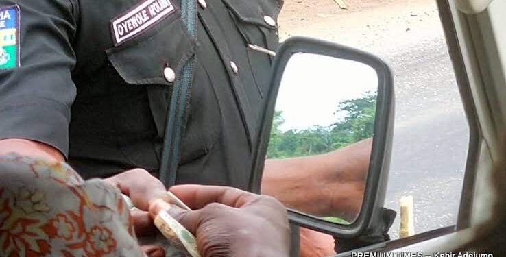 ‘I Lose My Job, I Take Your Life’: Lagos Cop Threatens Citizen Journalist