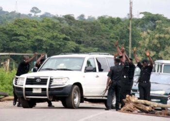 Police checkpoints on Idiroko–Owode road now 52, lawmakers raise alarm