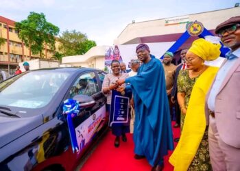 177 Lagos Workers Bag Cars, Millions in Cash at Sanwo-Olu’s ‘Mr. Governor’s Luncheon’