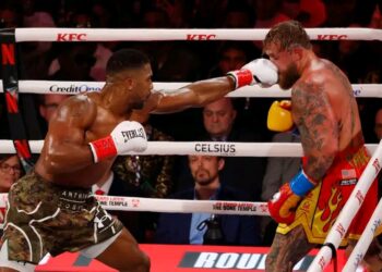 Anthony Joshua knocks out Jake Paul after scrappy six round heavyweight clash