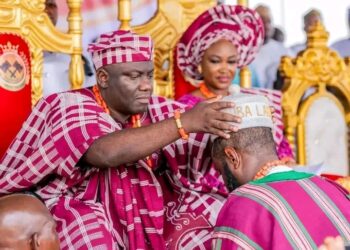 Alaafin Of Oyo Confers Okanlomo Title On Seyi Tinubu