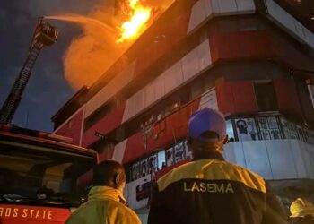 Just in: Fire Engulfs 22-Storey Building in Lagos, Rescue Ongoing
