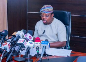 Osun Assembly Accuses Oyetola of Illegal Control, Diversion of LG Funds