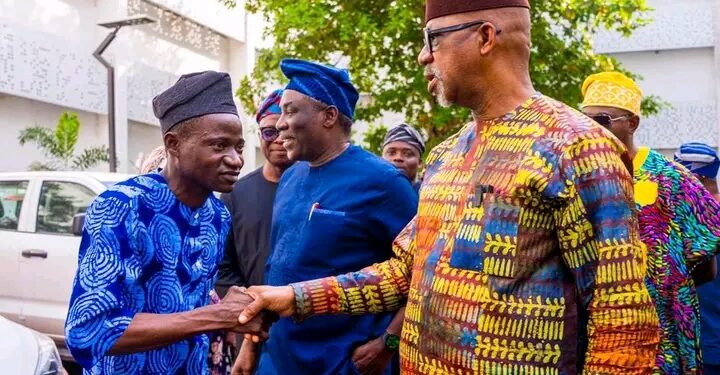 FG, Ogun Govt Reward Nigeria’s Overall Best Teacher with House, Car