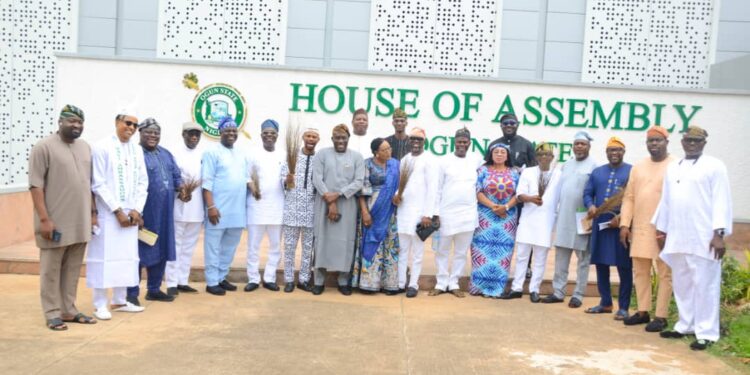 Ogun Assembly Becomes One-Party House as Minority Leader, Five Others Join APC