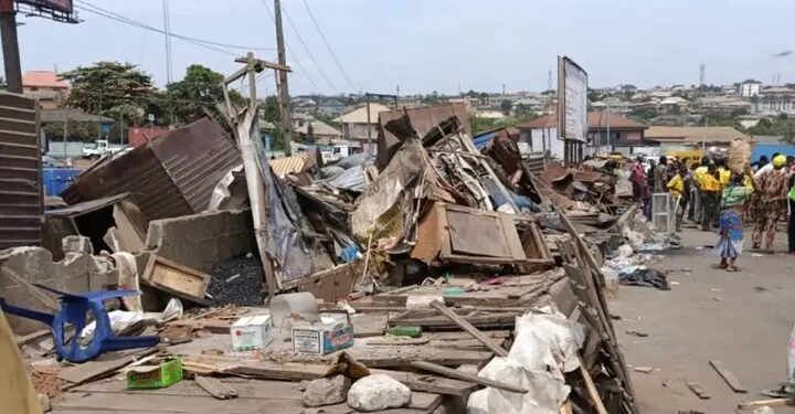 Ogun govt clears Sango Tollgate shanties over rising accidents