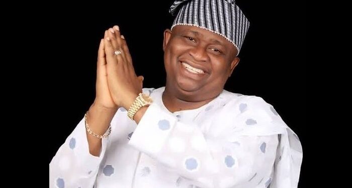 Senator Adeola Sponsors WAEC Fees for 2,000 Indigent Ogun Students