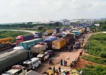 FG diverts traffic on Lagos-Ibadan Expressway for two-week Kara Bridge repairs