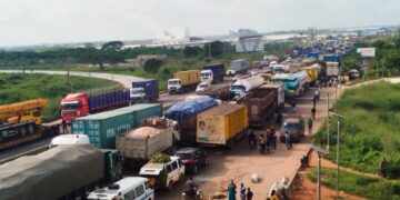 FG diverts traffic on Lagos-Ibadan Expressway for two-week Kara Bridge repairs