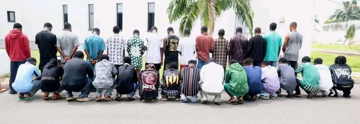 EFCC arrests 31 in Abuja ‘Yahoo academy’ raid