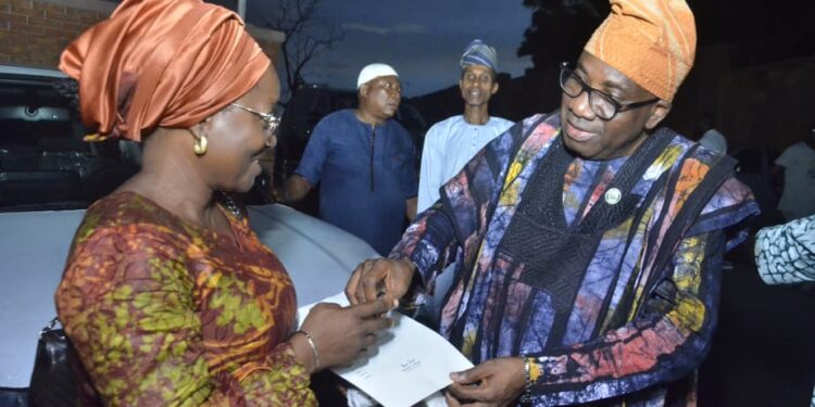 Permanent Secretaries Receive Operational Vehicles in Ogun
