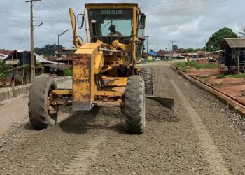 Contractors Begin Asphalt Works on Ogbeere Road in Ogun