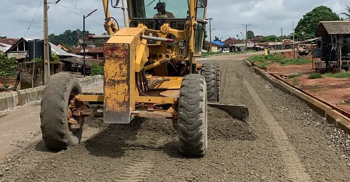 Contractors Begin Asphalt Works on Ogbeere Road in Ogun