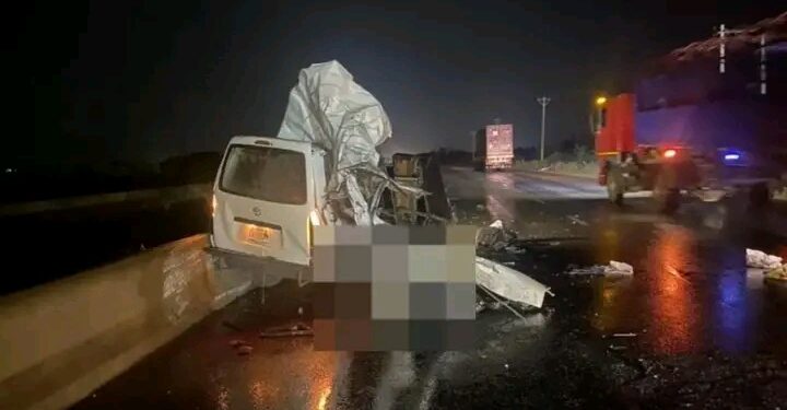 Ten Killed As Truck, Bus Collide On Lagos-Ibadan Expressway